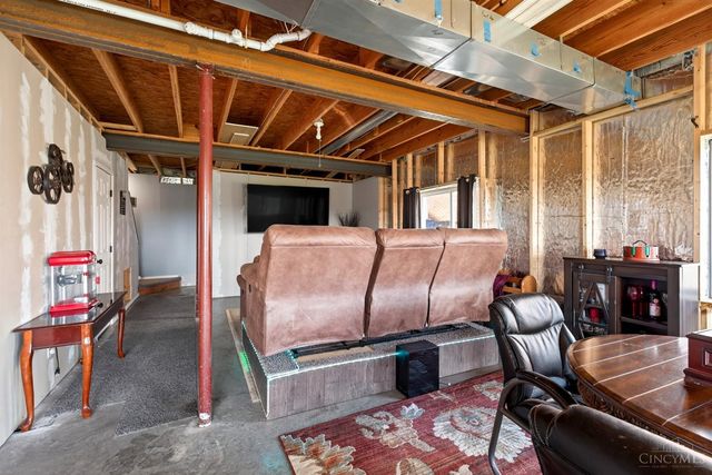 1166 Arbor Springs, Hamilton, OH 45013