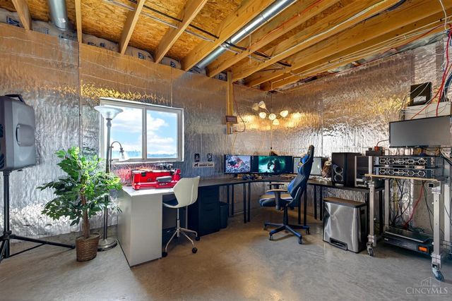 1166 Arbor Springs, Hamilton, OH 45013