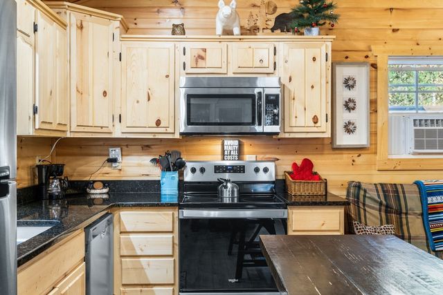 700 Dickey Road, Murphy, NC 28906