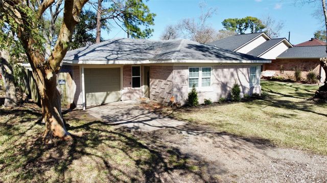 2320 29th Avenue N, Texas City, TX 77590