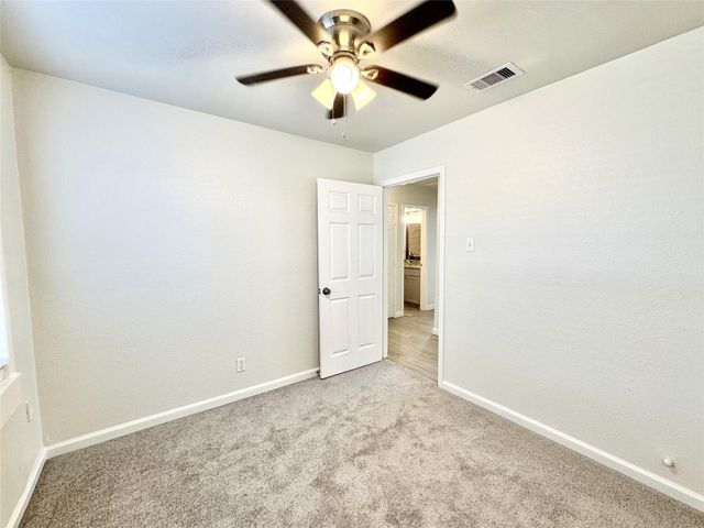 2320 29th Avenue N, Texas City, TX 77590