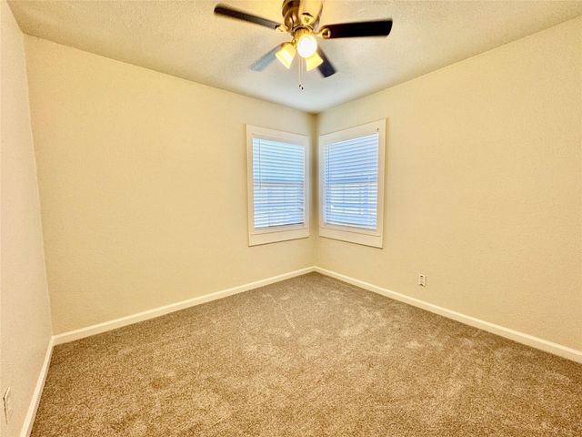 2320 29th Avenue N, Texas City, TX 77590