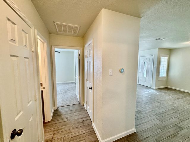 2320 29th Avenue N, Texas City, TX 77590