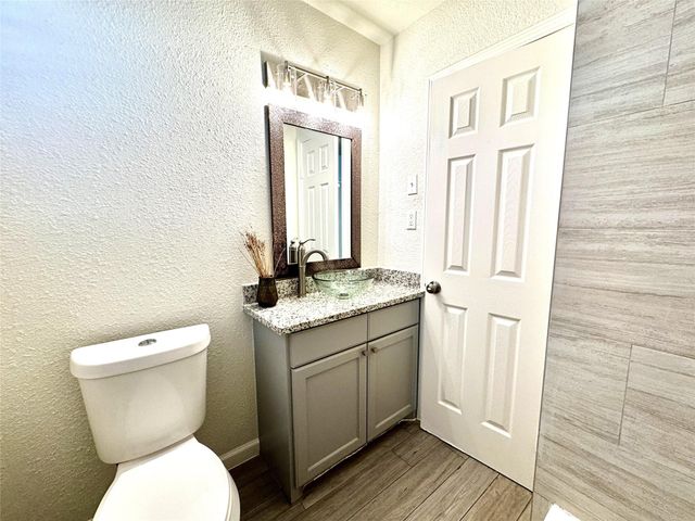 2320 29th Avenue N, Texas City, TX 77590