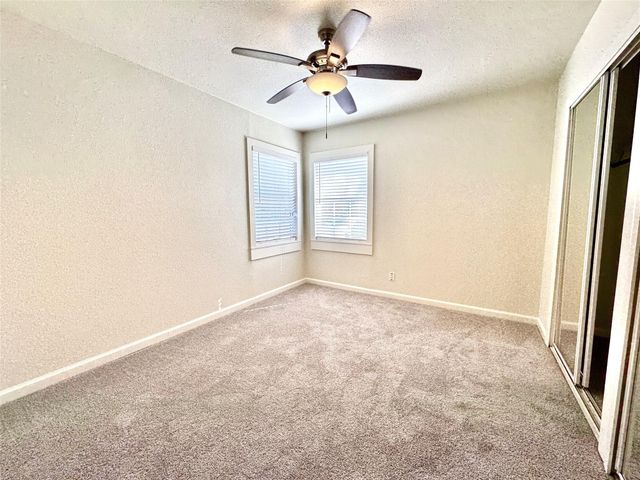 2320 29th Avenue N, Texas City, TX 77590