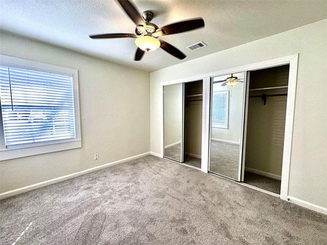 2320 29th Avenue N, Texas City, TX 77590