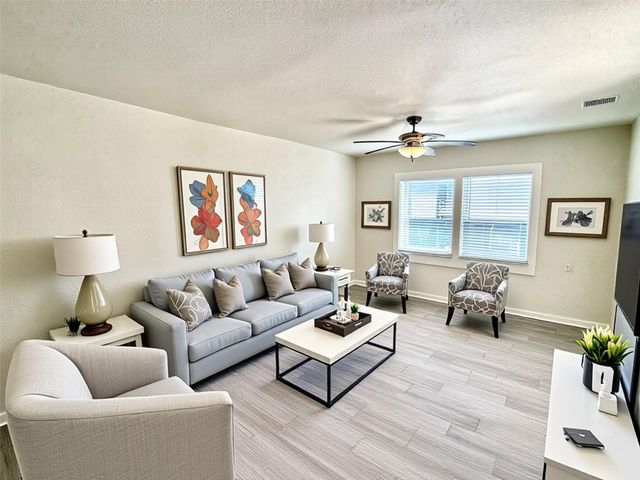 2320 29th Avenue N, Texas City, TX 77590