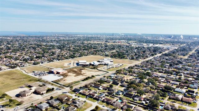 2320 29th Avenue N, Texas City, TX 77590