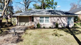 2320 29th Avenue N, Texas City, TX 77590