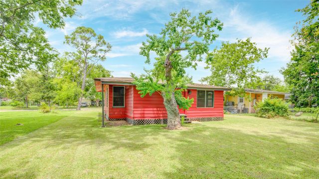 110 Cherry Street, Lake Jackson, TX 77566