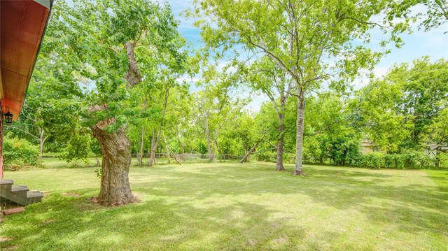 110 Cherry Street, Lake Jackson, TX 77566
