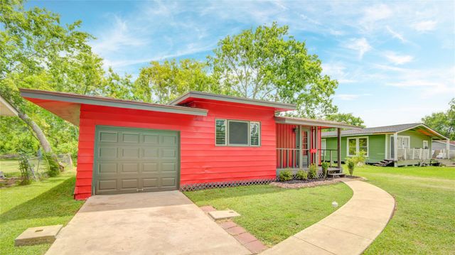 110 Cherry Street, Lake Jackson, TX 77566