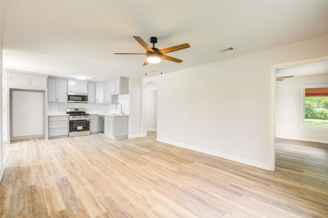 110 Cherry Street, Lake Jackson, TX 77566