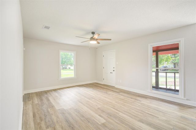 110 Cherry Street, Lake Jackson, TX 77566