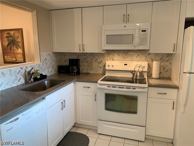 1004 Manatee RD H204, Naples, FL 34114