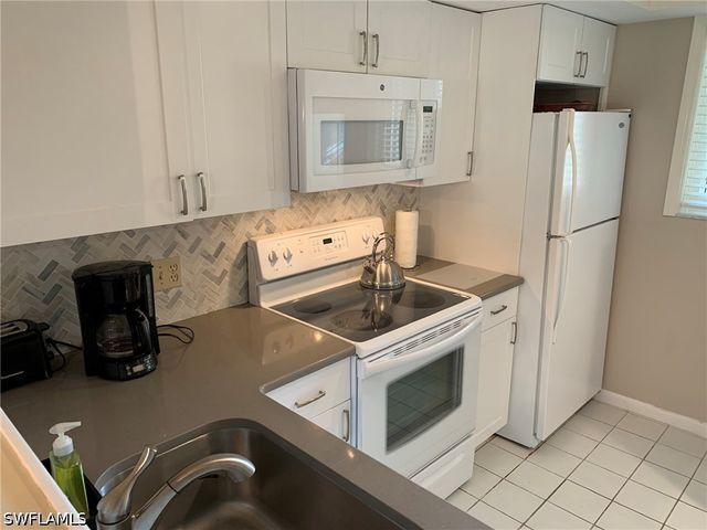 1004 Manatee RD H204, Naples, FL 34114