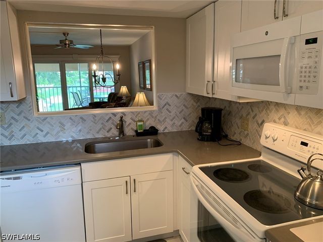 1004 Manatee RD H204, Naples, FL 34114