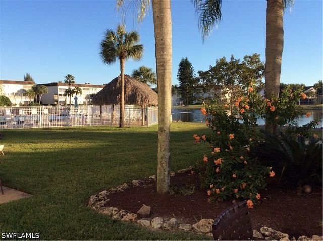 1004 Manatee RD H204, Naples, FL 34114