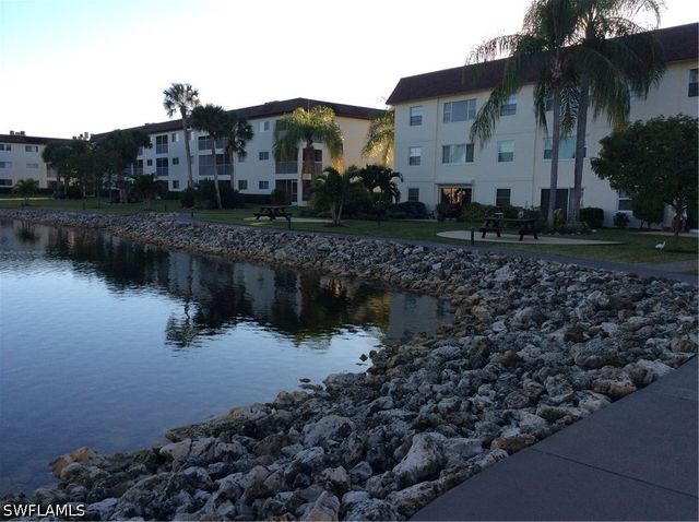 1004 Manatee RD H204, Naples, FL 34114