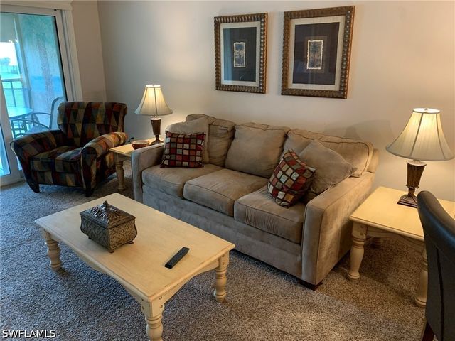 1004 Manatee RD H204, Naples, FL 34114