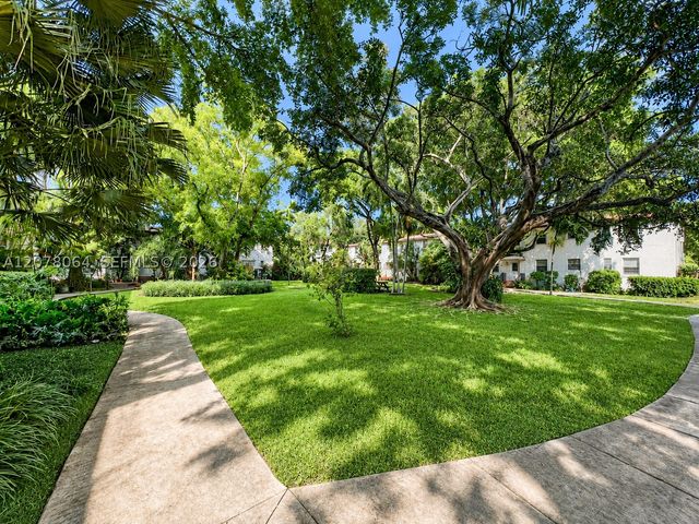 7880 SW 55 Ave 84C, Miami, FL 33143
