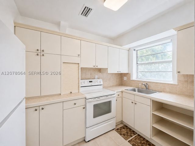 7880 SW 55 Ave 84C, Miami, FL 33143