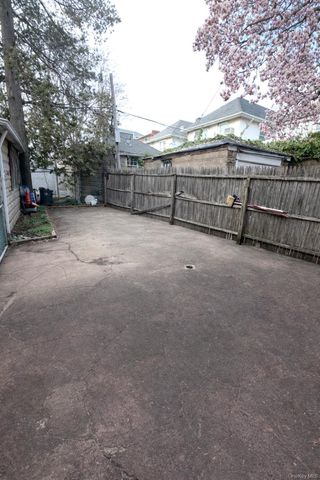 1609 Avenue P, Brooklyn, NY 11229