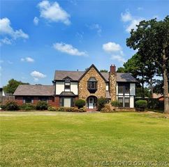 1103 Oakwood Circle, Henryetta, OK 74437