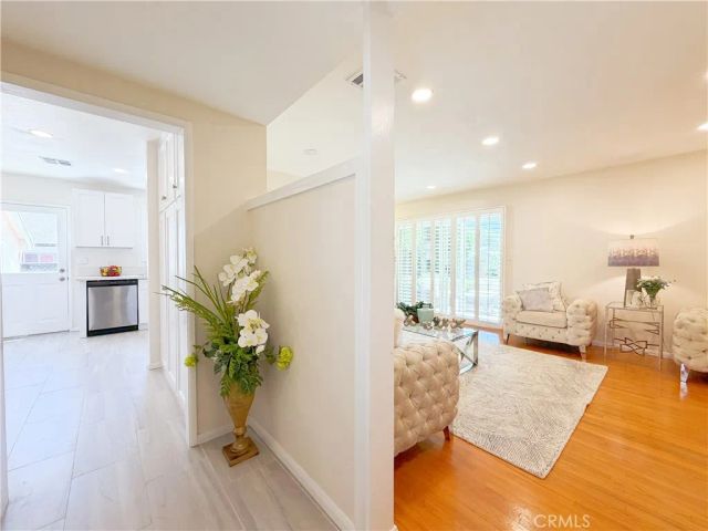 533 Geneva, Claremont, CA 91711