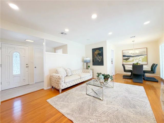 533 Geneva, Claremont, CA 91711