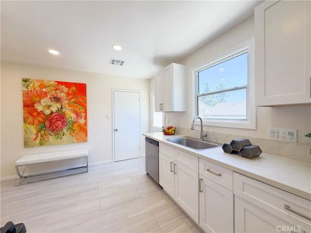 533 Geneva, Claremont, CA 91711