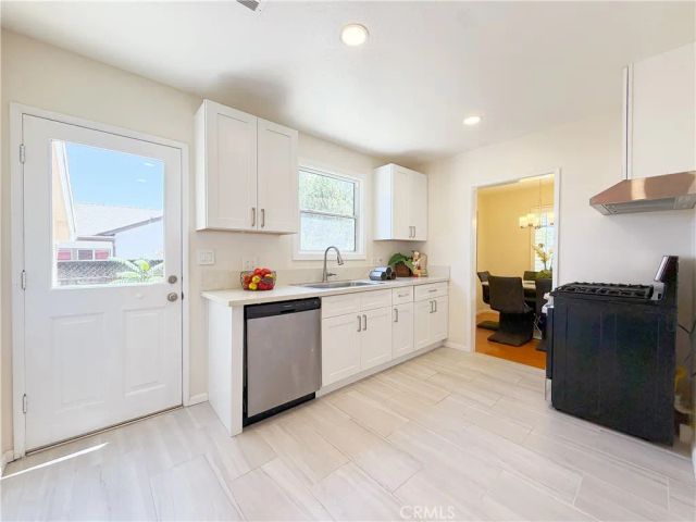 533 Geneva, Claremont, CA 91711