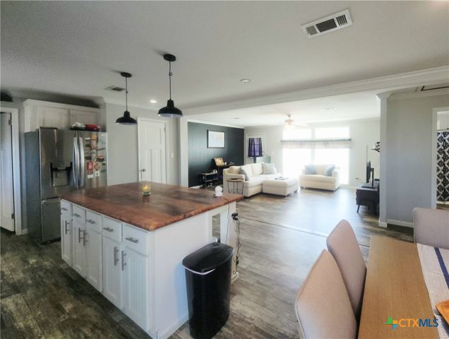 908 Henry Street, Cuero, TX 77954