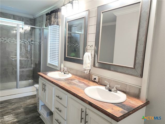 908 Henry Street, Cuero, TX 77954