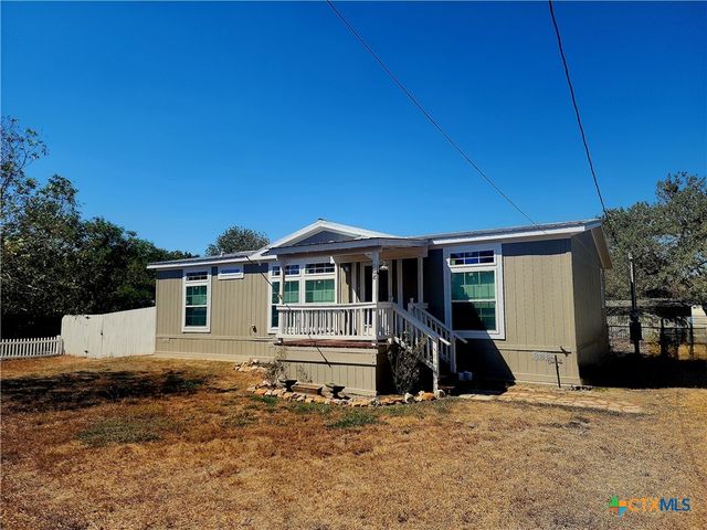 908 Henry Street, Cuero, TX 77954