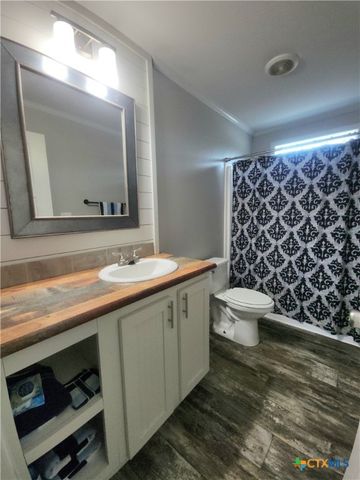 908 Henry Street, Cuero, TX 77954