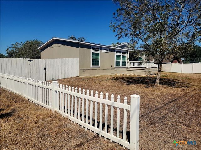 908 Henry Street, Cuero, TX 77954