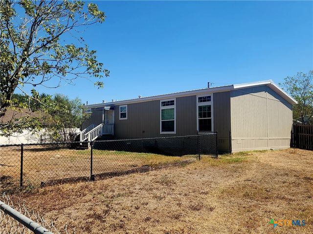 908 Henry Street, Cuero, TX 77954