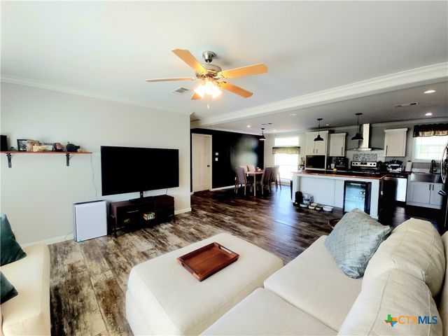 908 Henry Street, Cuero, TX 77954