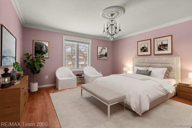 741 Briarcliff Drive, Grosse Pointe Woods, MI 48236