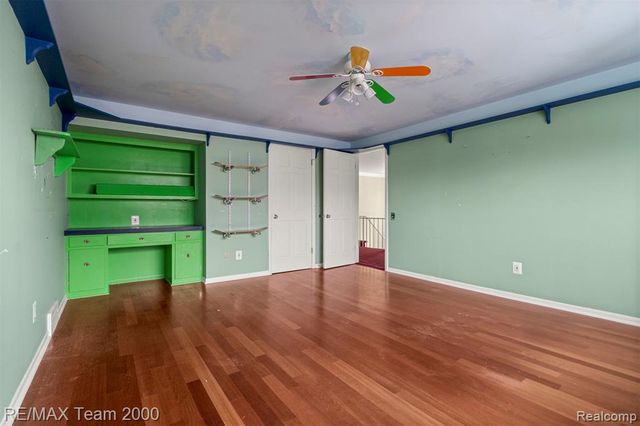 741 Briarcliff Drive, Grosse Pointe Woods, MI 48236