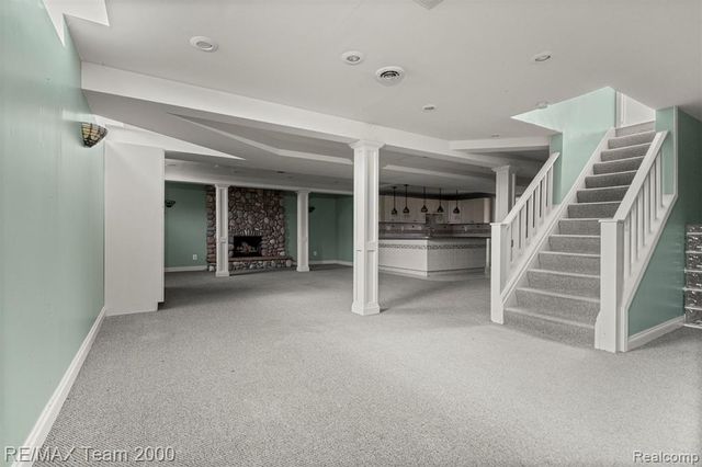 741 Briarcliff Drive, Grosse Pointe Woods, MI 48236