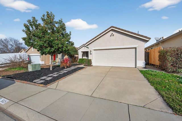 5825 Blue Beech Ct, Antelope, CA 95843