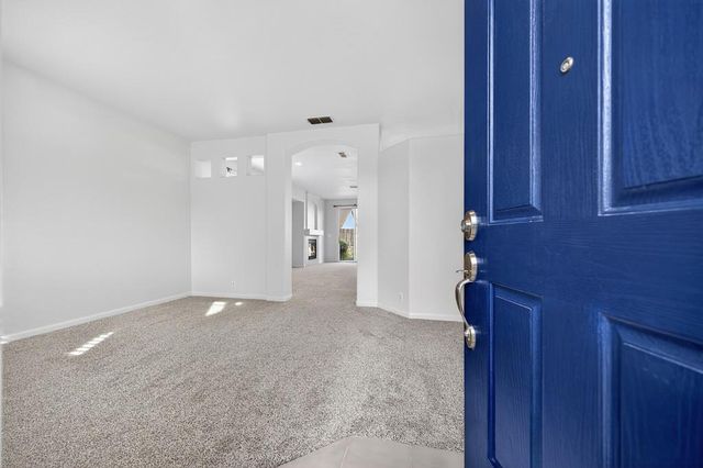 5825 Blue Beech Ct, Antelope, CA 95843