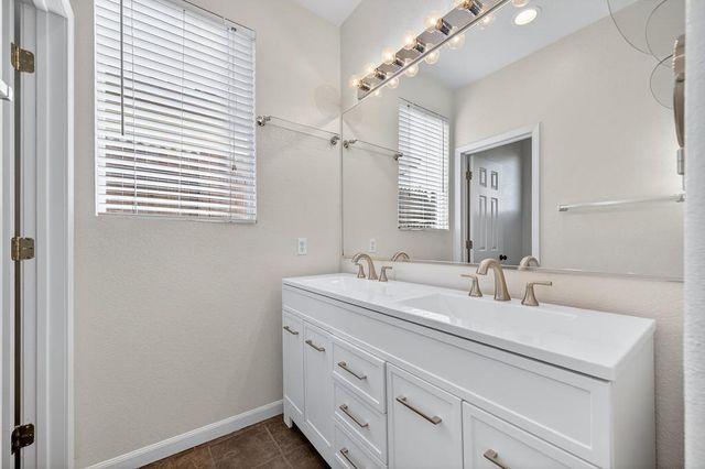 5825 Blue Beech Ct, Antelope, CA 95843