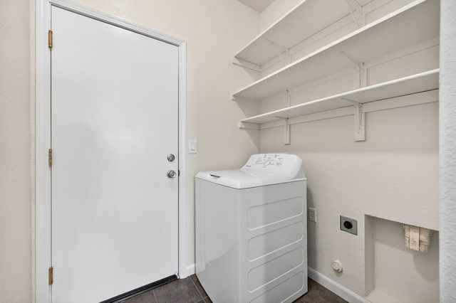 5825 Blue Beech Ct, Antelope, CA 95843