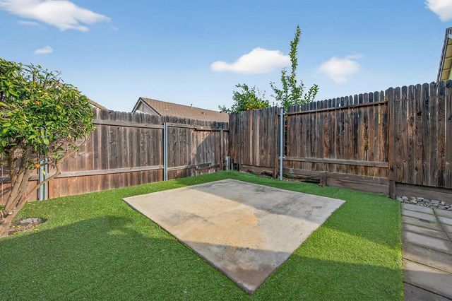 5825 Blue Beech Ct, Antelope, CA 95843