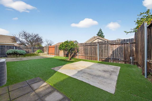 5825 Blue Beech Ct, Antelope, CA 95843