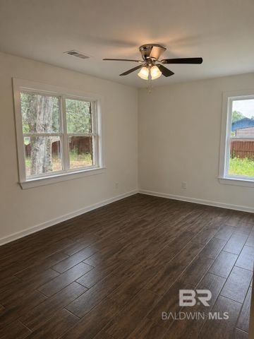 316 W 3rd Avenue, Foley, AL 36535
