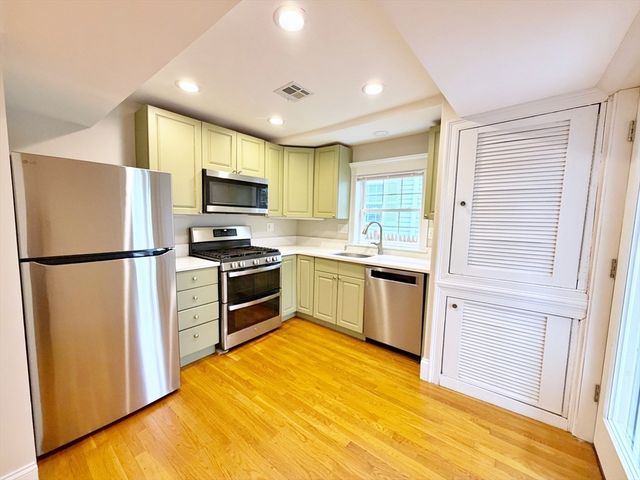 37 Fenton St 1, Boston, MA 02122